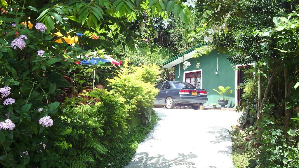 Haniffas Holiday Inn Kandy Zewnętrze zdjęcie